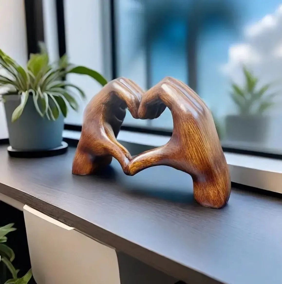 💕 Heart Statue