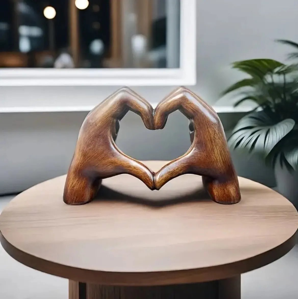 💕 Heart Statue