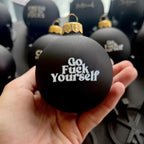 🤣 Funny Christmas Ornament - Humorous Design for Tree Decoration, Perfect Gift for Family Gatherings 🎁📦