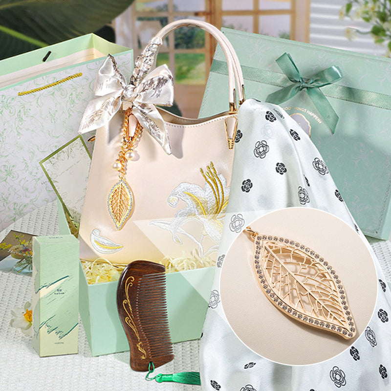 🌸Meet Mother's Day Discount 50%🌸Women's Elegant Embroidered Lily Handbag Gift Box