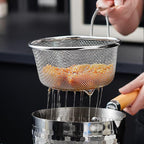 💞 Handheld Steel Sieve – No Rust, No Splatter 🍲