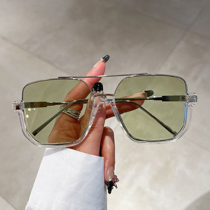 Fashionable Lightweight Tinted Lens Sunglasses