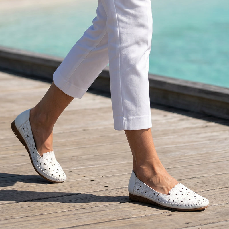 Women's Floral Hollow-Out Breathable Flat Loafers